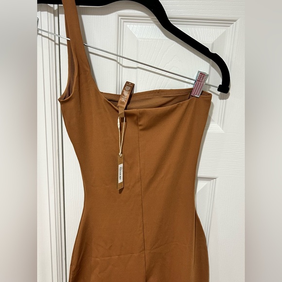 SKIMS NWT All-in one shoulder jumpsuit size XS - Picture 9 of 9